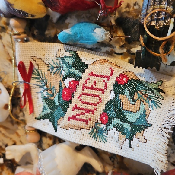 Set of over 45 Festive Christmas Ornaments Collection from the 1950's. - Picture 11 of 12